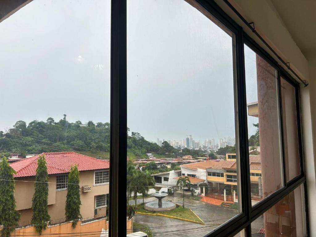 Familiar En Apartamento